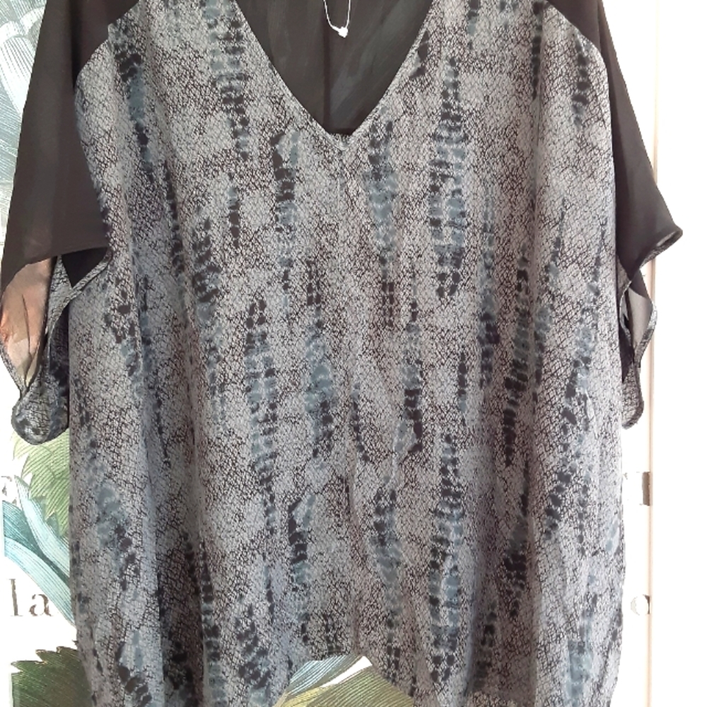 EILEEN FISHER SILK BLOUSE